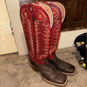 Tony Lama Men’s Dress Boots. Size 10 1/2D. Leather. Maroon/brown.